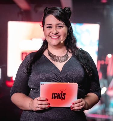Foto: Reprodução/Riot Games -  Ana “Anyazita” Muniz no estúdio do Ignis Cup.