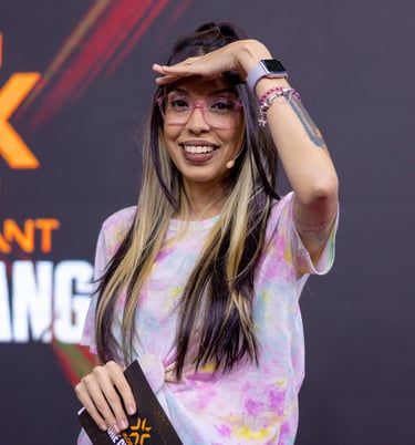 Foto: Semile “Belle” Rigobelle no estúdio do Valorant Game Changers.