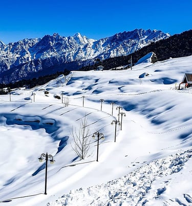 Snowfall in Auli at Uttakhand 