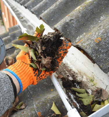 Rénovation et Réparation de Gouttières à Sautron et Nantes