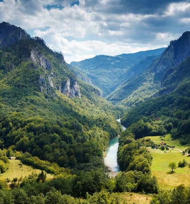 tara canyon montenegro