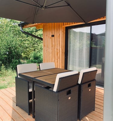 salon de jardin gîtes céüse Lodges avec spa