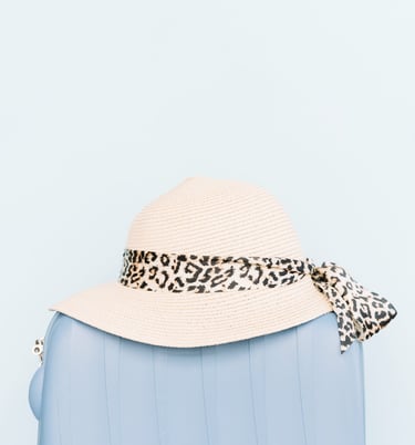 Product-Photo-Editing-Hat-and-Bag-Photo-Editing