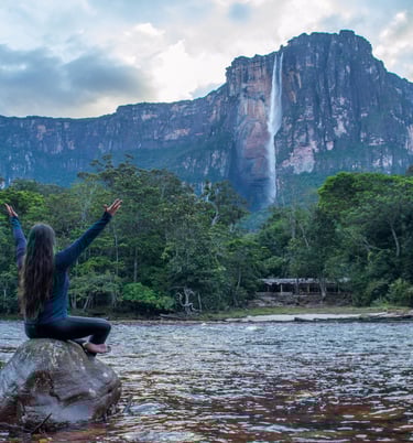 Vista del Salto Ángel desde el campamento Isla Ratón