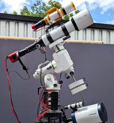Nuestro telescopio principal es un refractor triplete APO Explore Scientific ED102mm con un telescop