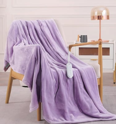 HOMLYNS LuxeHeat heated blanket with adjustable heat settings for cozy comfort indoors.
