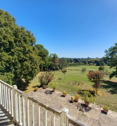 Frankrijk -Zuid-West- Nouvelle-Aquitaine -Gironde eerste verdieping - master suite uitzicht tuin