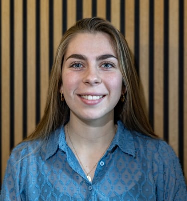 Portret van Angela Leijdekkers, editor bij OG Vastgoed