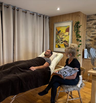 Edyta Vorilhon en pleine séance de soin d'hypnose.