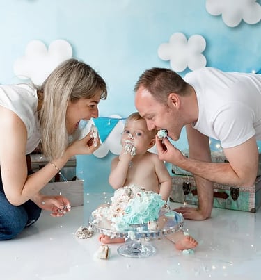 Book Your Cake Smash Photoshoot Now!