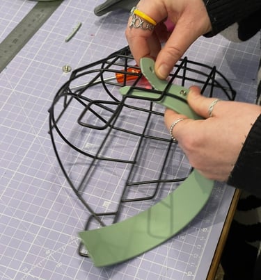 Maulkorb wird individuell farbig angepasst