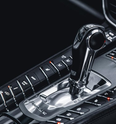 Sélecteur de vitesse automobile illustrant le fonctionnement des boîtes automatiques et robotisées