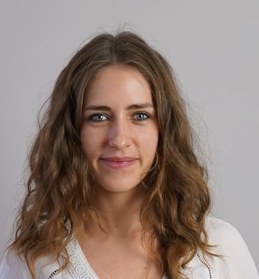 My name is Vanessa Schmitz. I am a certified holistic health and nutrition coach.