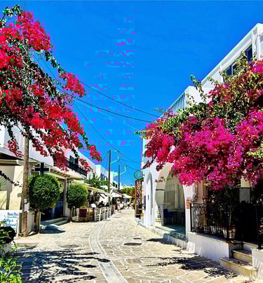 La Karabia, rue principale du village d'Antiparos