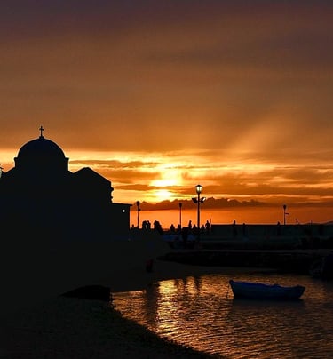 Coucher de soleil sur le vieux port de Mykonos