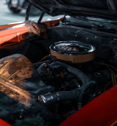 Compartiment moteur automobile illustrant la cartographie et l’optimisation des performances