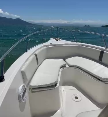 Proa espaçosa: conforto em primeiro lugar