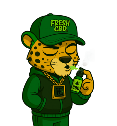 Leopardo Fresh CBD con gorra y sudadera tomando té o infusión