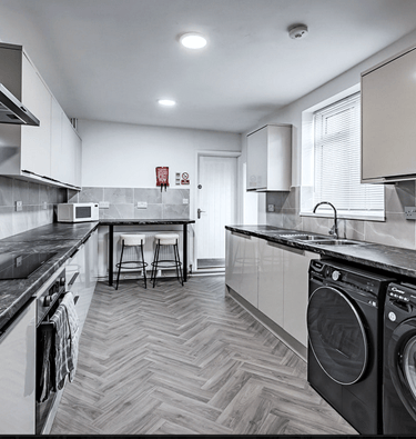 Spacious Kitchen. Equipped with Washer/dryer