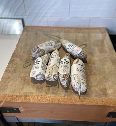saucisson de village : nature/bleu d'Auvergne/piment d'Espelette/Beaufort/poivre vert ou noisettes