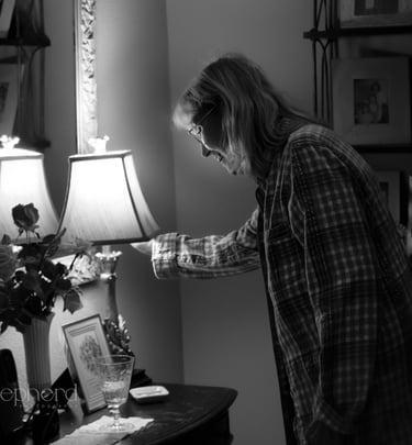 nana turns off the light