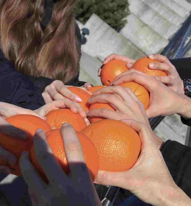 rankos laiko apelsinus