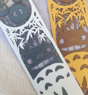 marque-page bicolor en papier découpé