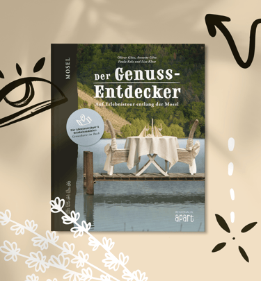 Buchtitel des Genussentdeckers Moses mit einem Bild eines gedeckten Tisches an der Mosel