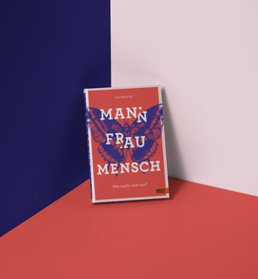 roter Buchtitel mit einem blauen Schmetterling und weißer Topographie "Mann Frau Mensch"