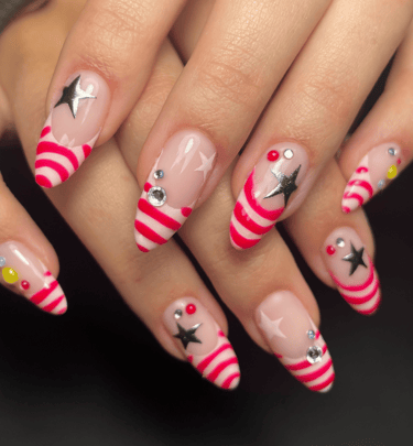 Kalėdinės temos manikiūras