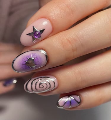 Manikiūras violetinės spalvos