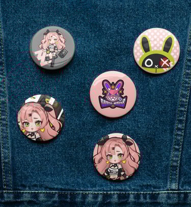 a bunch of pin buttons with some cute characters on them, zzz nicole demara