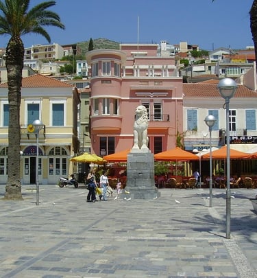 Het plein in Samos stad