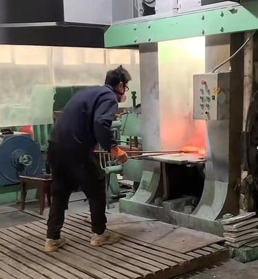 Production equipment for tungsten tube and molybdenum tube manufacturing