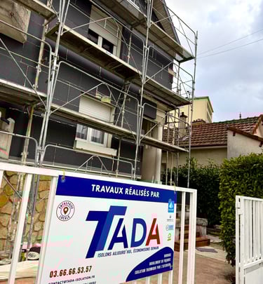 chantier maison copropriété Troyes, ITE en cours 