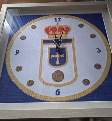 reloj del Real Oviedopor encargo, enmarcado