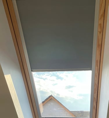 roleta do okna dachowego tkanina zaciemniająca