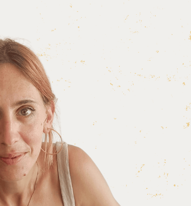 Retrato de la autora en Sin H, blog personal