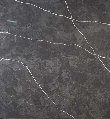 plancha, superficie o cubierta de cuarzo gris grafito con vetas blancas 