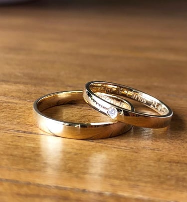 alianzas de oro amarillo clásicas