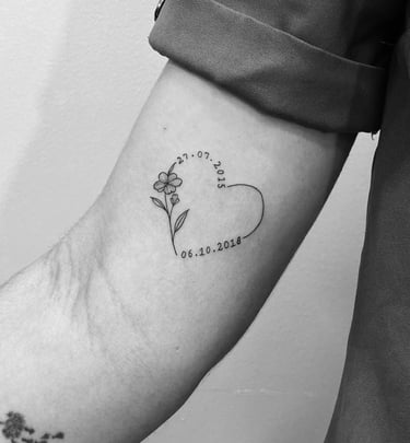 tatuagem fine line delicada coração com data fortaleza