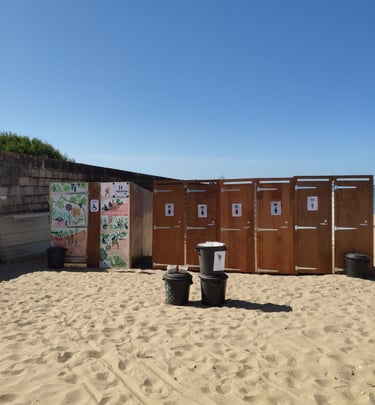 Toilettes sèches laboratoires des communs, plage saint nazaire
