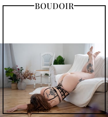 boudoir photography, woman with a couch, maude tourret photography, natural light