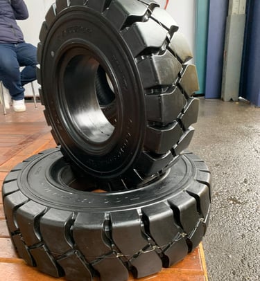 pneu para empilhadeira maçiço