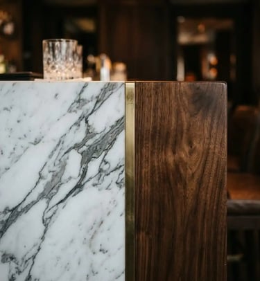 Best Materials for Neo Deco Interiors: Marble, Wood, and Brass Explained