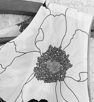 Robe en crêpe et motif de fleurs