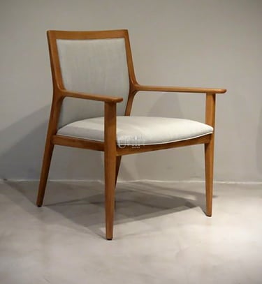 Silloncito Alej madera tapizado UNiN diseño