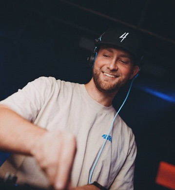 DJ Fabian Raumann im Nox Aachen
