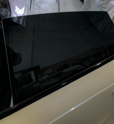 Kokybiškas automobilių stiklų tamsinimas Kaune