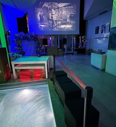 Loft Macaubas Navigli offre ampi spazi luminosi grazie a due grandi vetrate ottimo per feste private